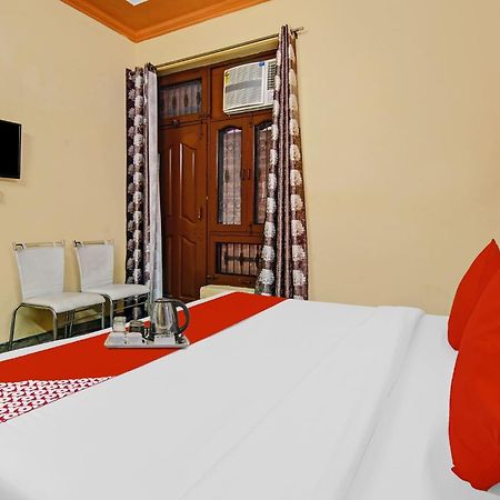 Hôtel Oyo Galaxy Plaza à Ghaziabad Extérieur photo