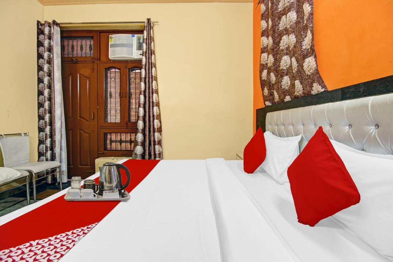 Hôtel Oyo Galaxy Plaza à Ghaziabad Extérieur photo