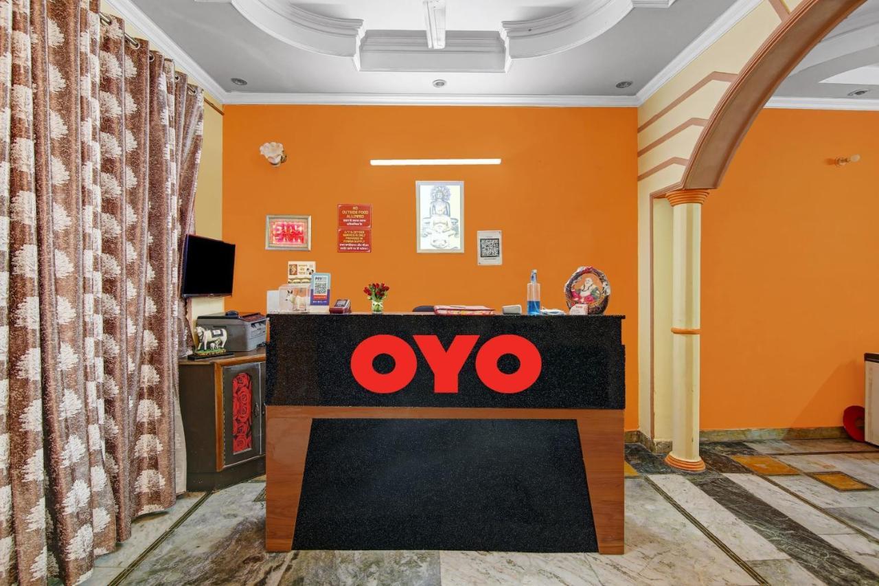 Hôtel Oyo Galaxy Plaza à Ghaziabad Extérieur photo