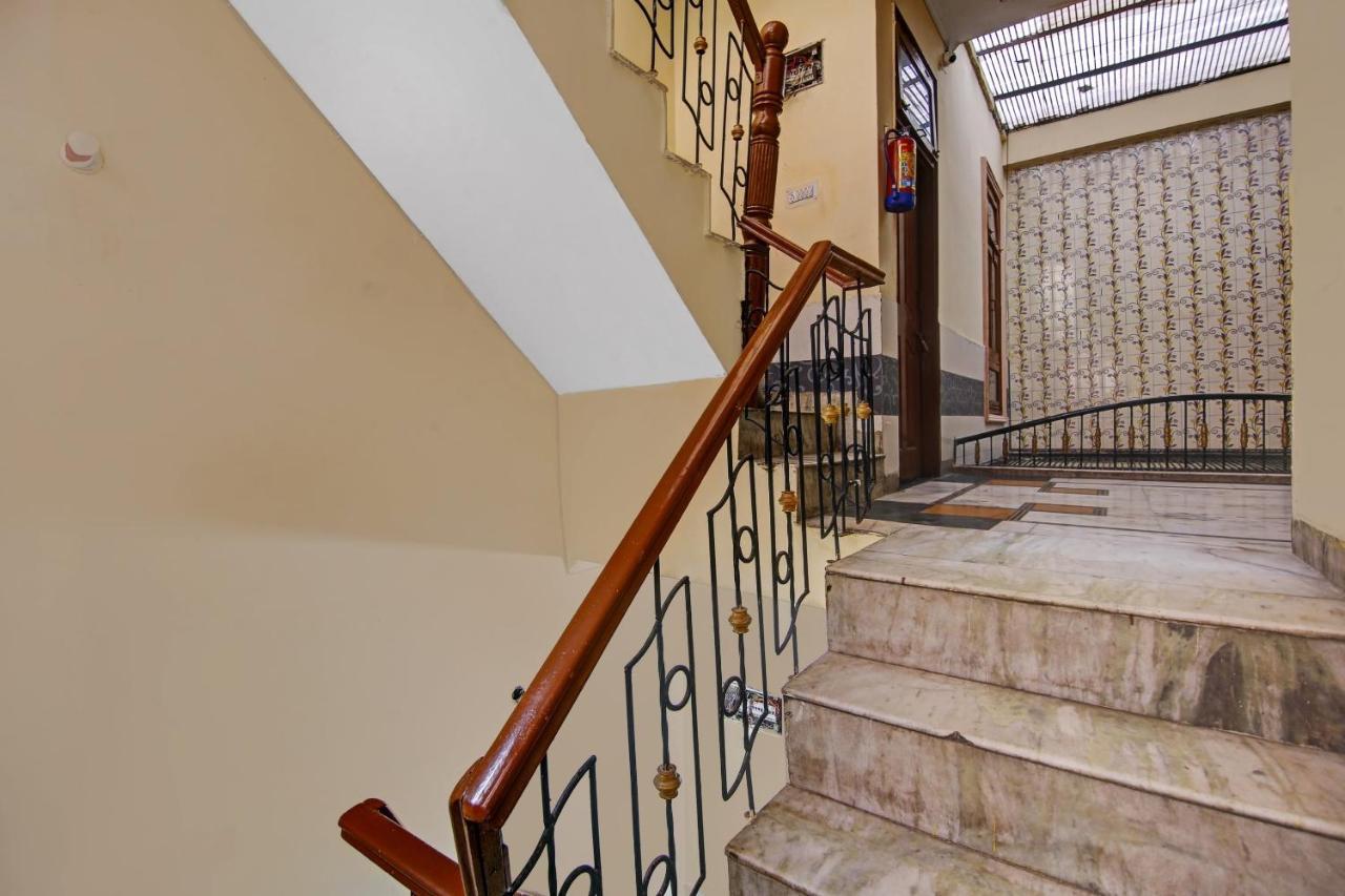 Hôtel Oyo Galaxy Plaza à Ghaziabad Extérieur photo